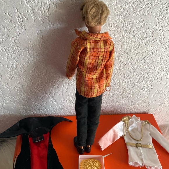 BARBIE Doll Clothes & Accessories- bundle - Picture 4 of 5